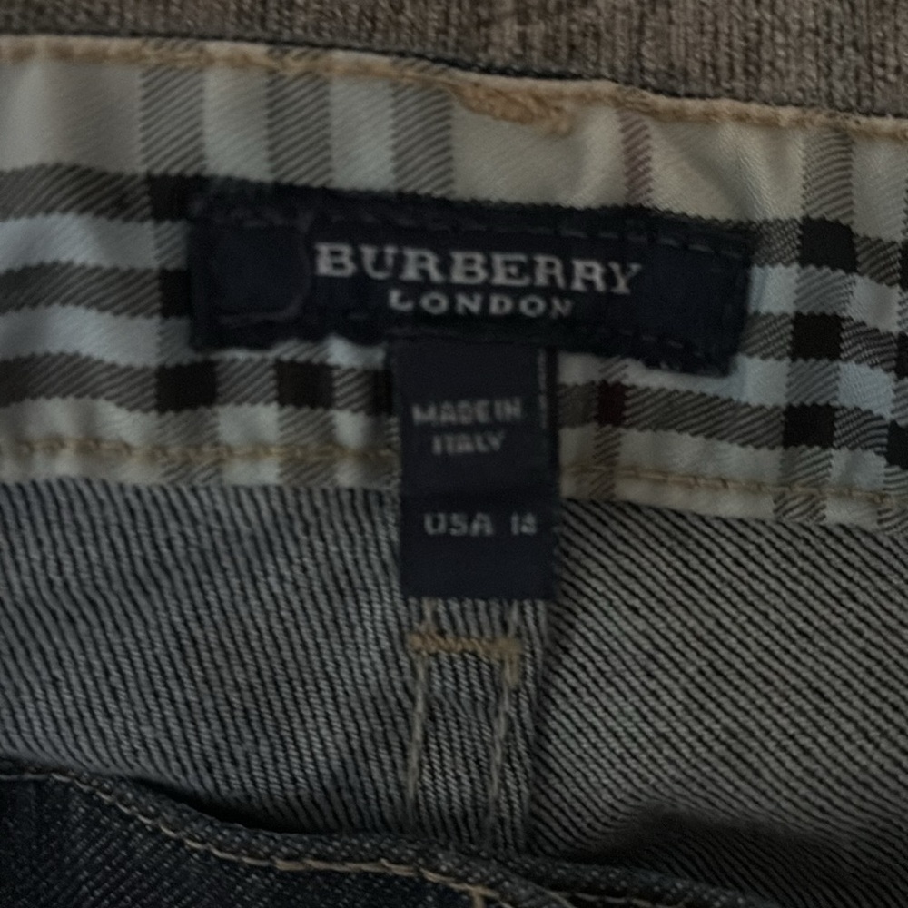 Burberry Dark Denim Jeans with Signature Cuffs Sz 14. - Picture 4 of 8